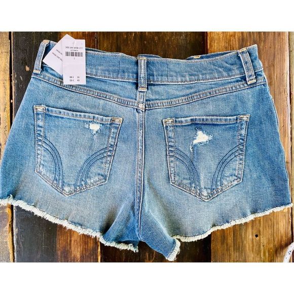 Hollister Vintage Short • High Rise • Distressed • Embroidered • Size 3 Jean Sho - Picture 5 of 6